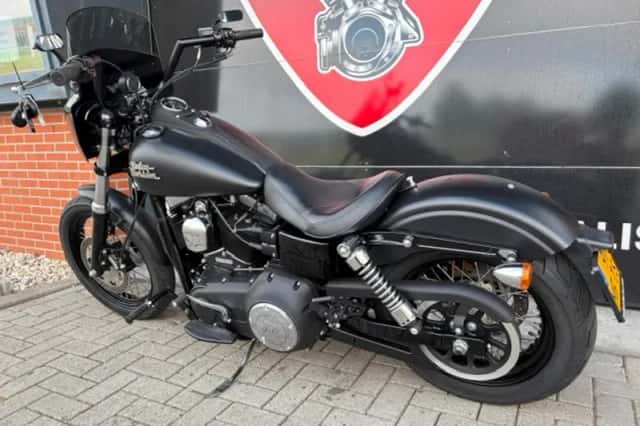 DS 2015 FXDB STREETBOB (2015) thumbnail 4