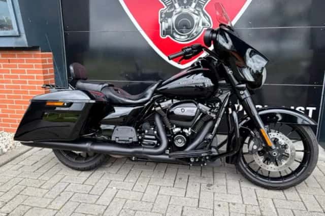 DS 2018 FLHXS STREETGLIDE M8 1e EIG (2018) thumbnail 2