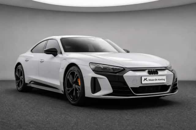Audi e-tron GT (2023) thumbnail 3