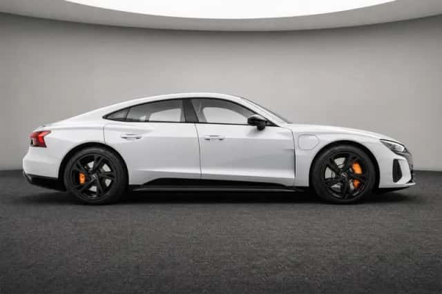Audi e-tron GT (2023) thumbnail 5
