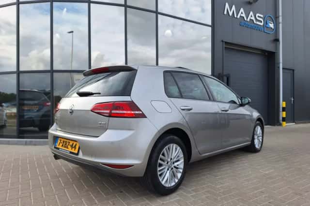 Volkswagen Golf (2014) thumbnail 4