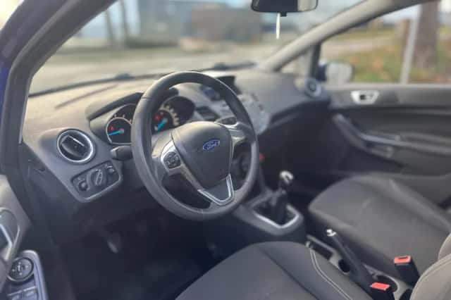 Ford Fiesta (2014) thumbnail 3