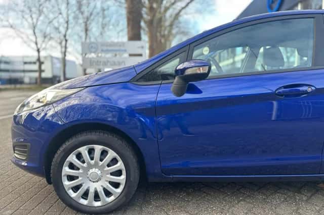 Ford Fiesta (2014) thumbnail 5