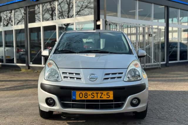 Nissan Pixo (2011) thumbnail 4