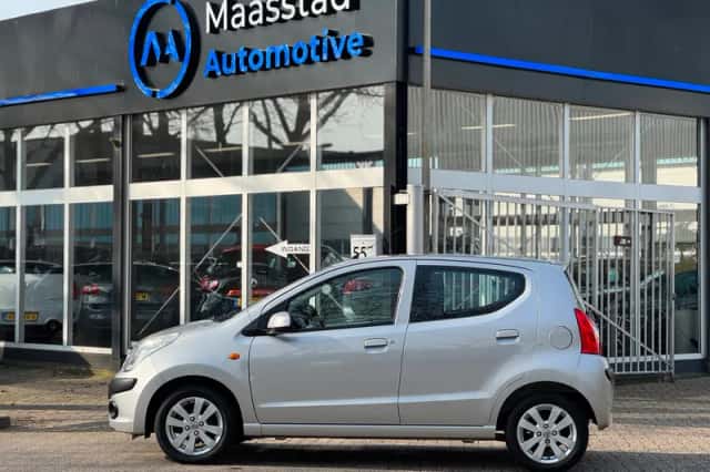 Nissan Pixo (2011) thumbnail 6