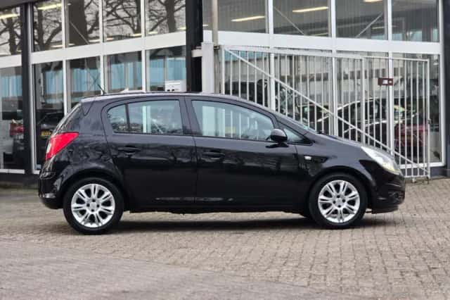 Opel Corsa (2008) thumbnail 6