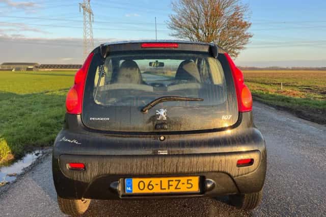 Peugeot 107 (2010) thumbnail 6