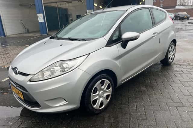 Ford Fiesta (2011) thumbnail 1