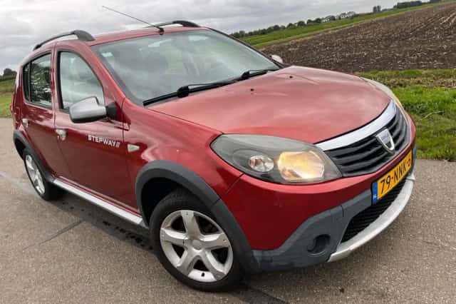 Dacia Sandero (2010) thumbnail 1