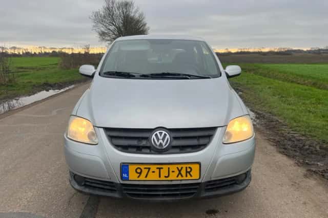 Volkswagen Fox (2006) thumbnail 4