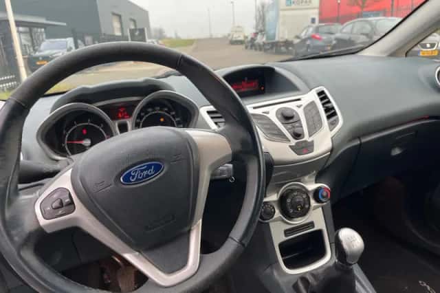 Ford Fiesta (2011) thumbnail 6