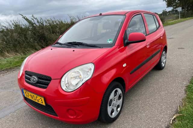 Kia Picanto (2011) thumbnail 2