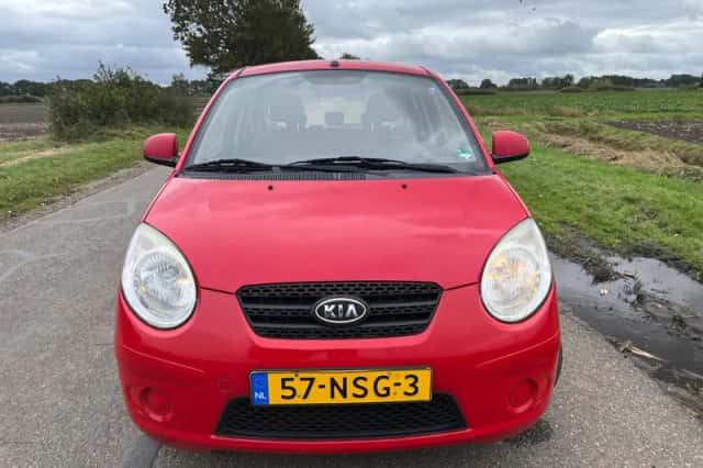 Kia Picanto (2011) thumbnail 6