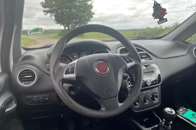 Fiat Punto (2012) thumbnail 5