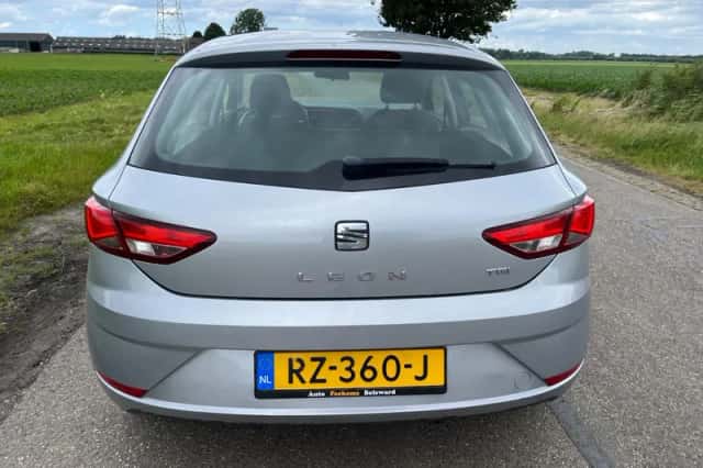 SEAT Leon (2018) thumbnail 5