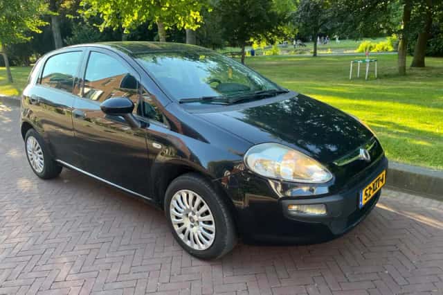Fiat Punto (2011) thumbnail 1