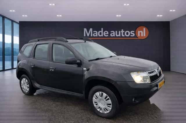 Dacia Duster (2010) thumbnail 1