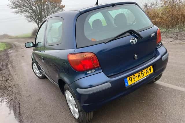 Toyota Yaris (2005) thumbnail 3