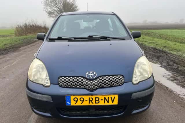 Toyota Yaris (2005) thumbnail 4
