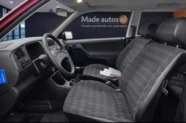 Volkswagen Golf (1995) thumbnail 5