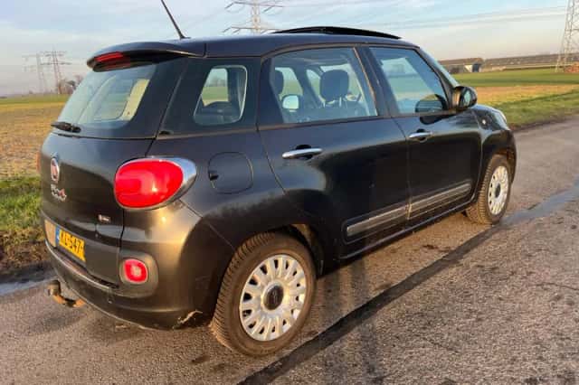 Fiat 500L (2016) thumbnail 3
