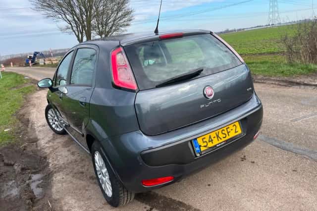 Fiat Punto (2010) thumbnail 5