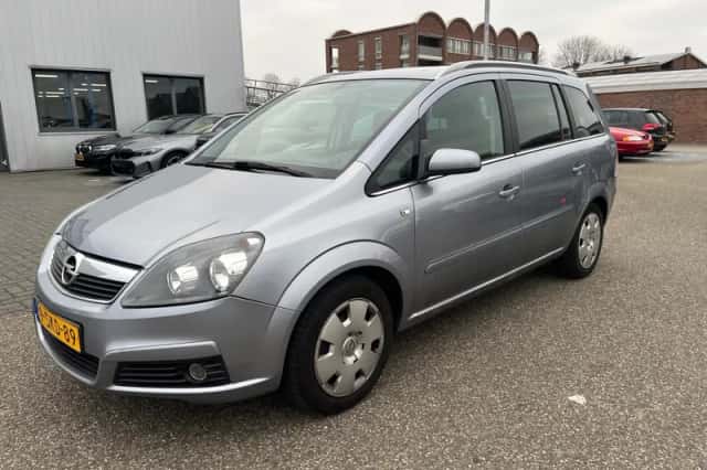 Opel Zafira (2007) thumbnail 2
