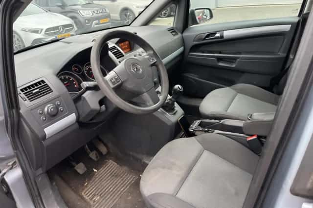 Opel Zafira (2007) thumbnail 6