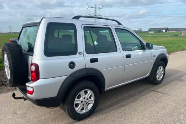 Land Rover Freelander (2005) thumbnail 3