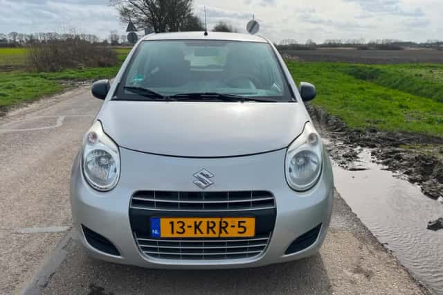 Suzuki Alto (2010) thumbnail 3