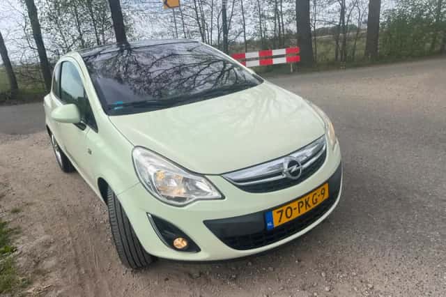 Opel Corsa (2011) thumbnail 6