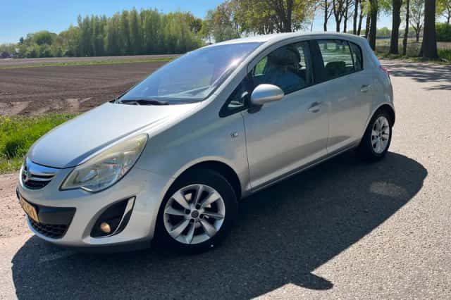 Opel Corsa (2012) thumbnail 5