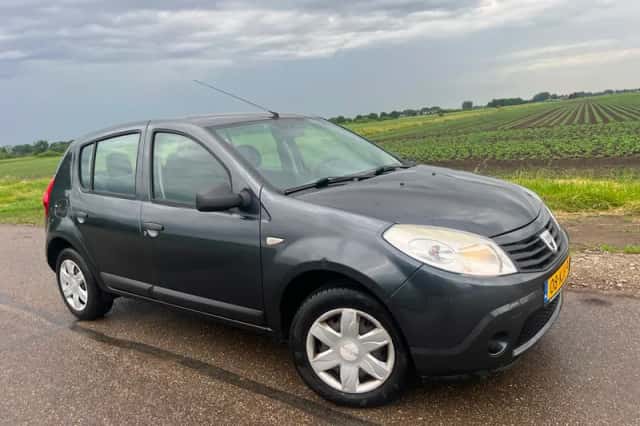 Dacia Sandero (2009) thumbnail 1