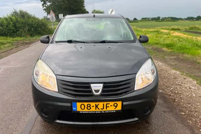 Dacia Sandero (2009) thumbnail 5
