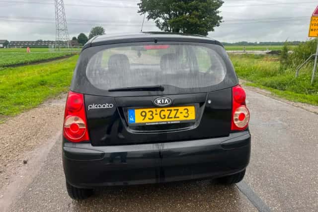 Kia Picanto (2010) thumbnail 5
