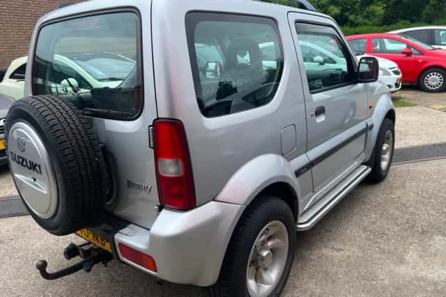 Suzuki Jimny (2003) thumbnail 6
