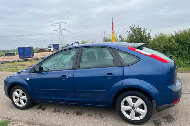 Ford Focus (2007) thumbnail 5