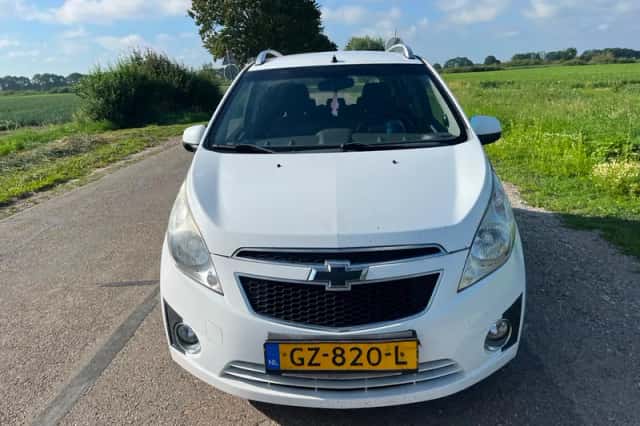 Chevrolet Spark (2010) thumbnail 3