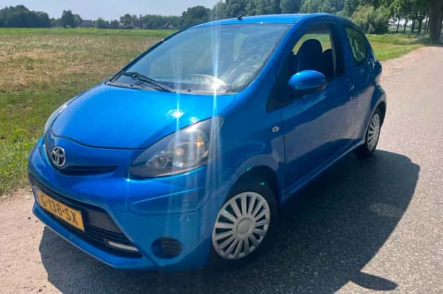 Toyota Aygo (2012) thumbnail 1