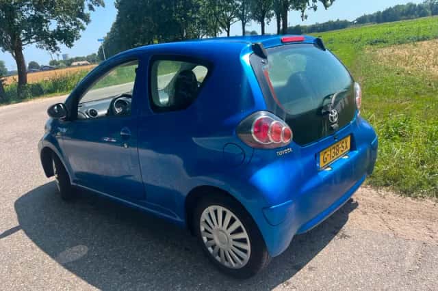 Toyota Aygo (2012) thumbnail 4