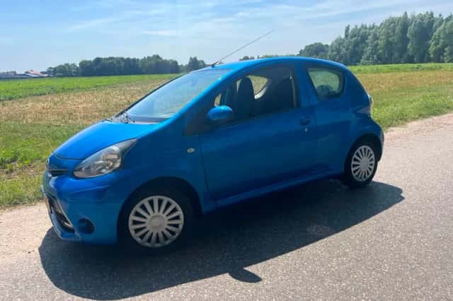 Toyota Aygo (2012) thumbnail 6