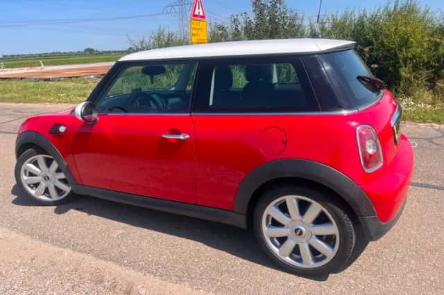 MINI Cooper (2010) thumbnail 6