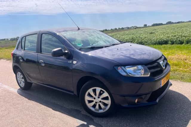 Dacia Sandero (2016) thumbnail 1