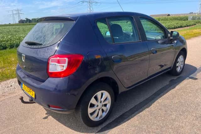 Dacia Sandero (2016) thumbnail 5
