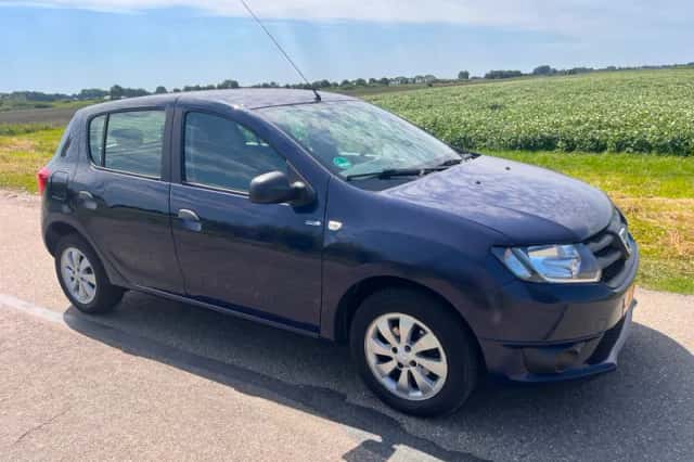 Dacia Sandero (2016) thumbnail 6