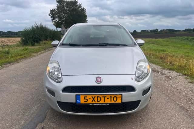 Fiat Punto (2014) thumbnail 3