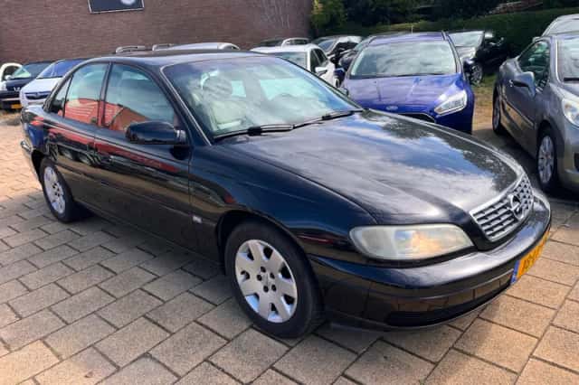 Opel Omega (2003) thumbnail 2