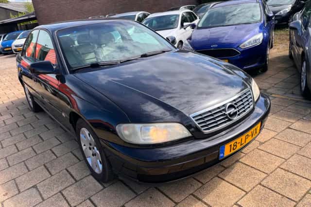 Opel Omega (2003) thumbnail 3