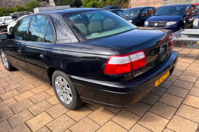 Opel Omega (2003) thumbnail 4
