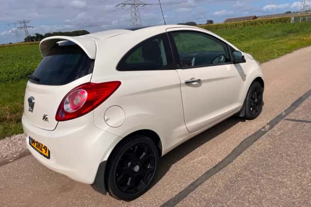 Ford Ka (2012) thumbnail 3